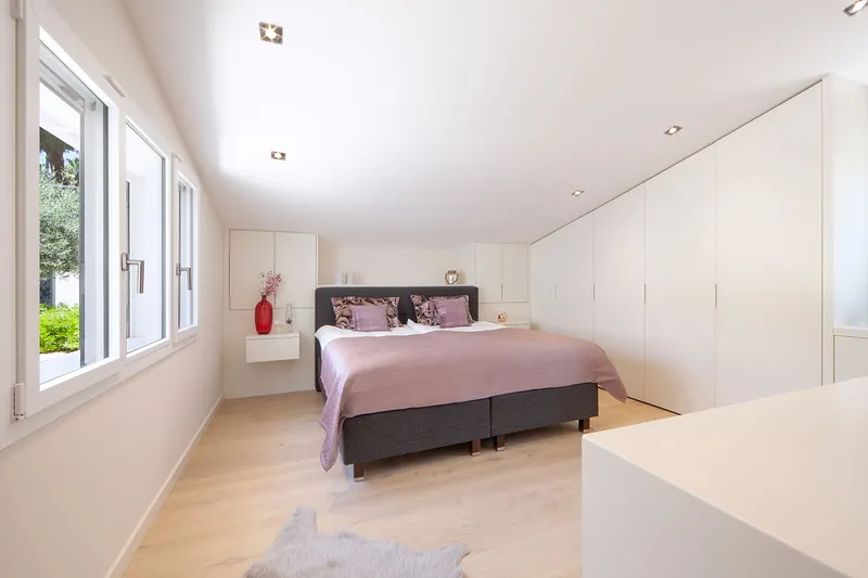 Stylishly renovated villa with harbour views and holiday rental licence — photo 12