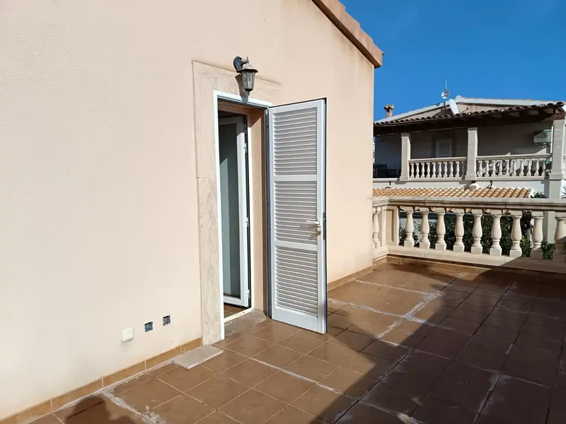 Unifamiliar en dos plantas con Garaje y piscina. Con una superficie construida de 294 m² ubicado en Manacor, Illes Balears. Distribuidos en  — photo 3