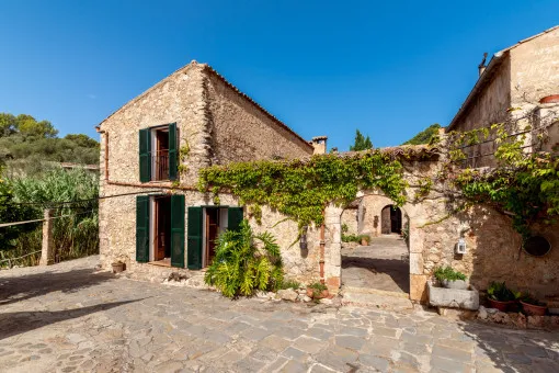 Esporles, large, stately finca in Esporles, in a prime location and with holiday rental license — photo 2