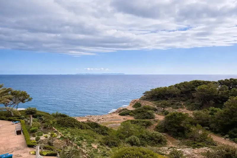 Apartment on third floor with large terrace, sea views in Cala Pi – A unique opportunity in the south of Mallorca — photo 2
