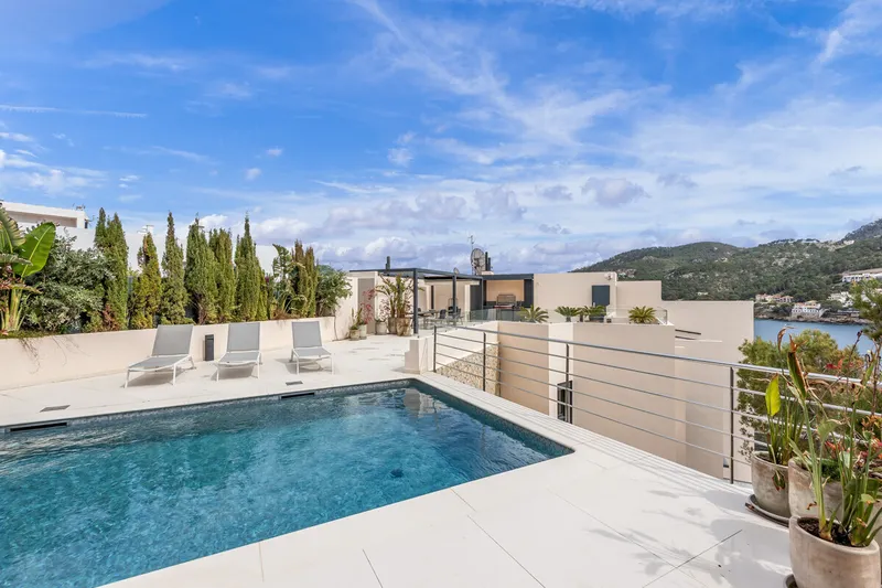 First Sea Line Mallorca – Penthouse with Pool, Terrace and Beach Access — photo 8