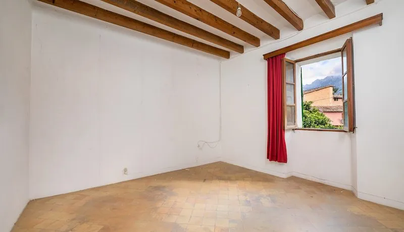 Townhouse to renovate in the center of Sóller — photo 9