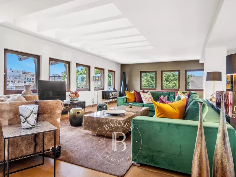 Luxury Triplex Penthouse in Historic Palma Palace with Harbor Views and Rooftop Terrace — photo 3