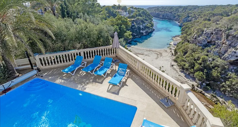 Villa on the first sea line with holiday rental license - Cala Pi — photo 1