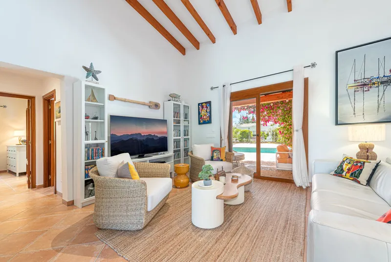 Fully reformed energy-efficient detached villa with heated saltwater pool in Crestatx — photo 9