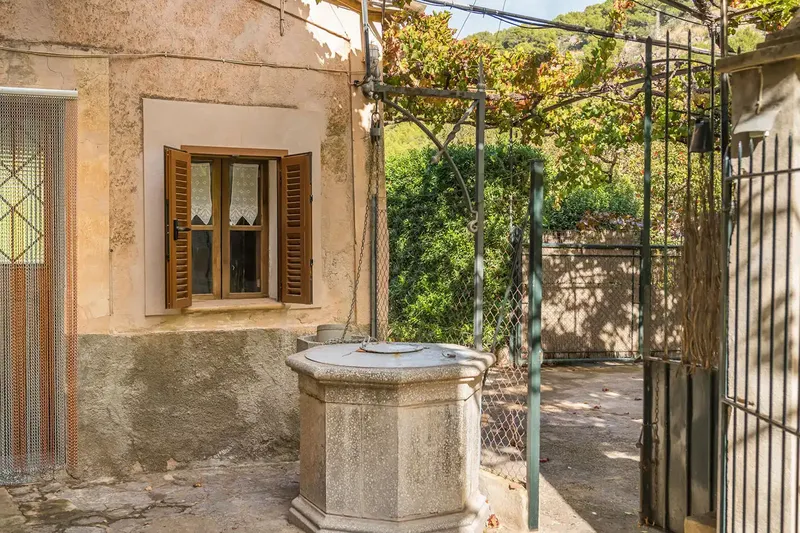 This finca in Sóller is located just steps from the beach and several shops, bars and restaurants in the port of Puerto Sóller. — photo 2