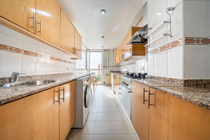 Four-bedroom flat with balcony and communal pool in Son Fuster Nou, Palma — photo 10