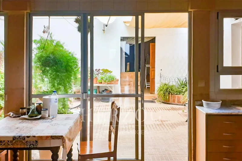 Townhouse in first sea line with sea view and expansion potential in Sa Rápita — photo 9