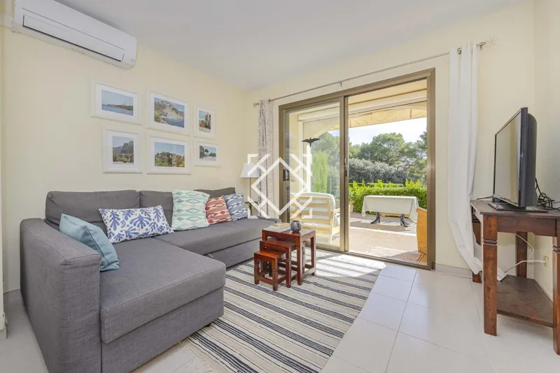 Sea Views Charm Prime Location Apartment in Alcanada, Mallorca — photo 6