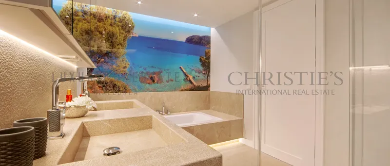 Modern apartment in the center of Puerto de Andratx with harbor views and a communal pool — photo 10