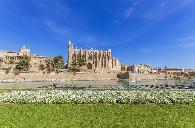 Plot with project and license for sale in a sought-after area of Son Vida, Palma de Mallorca — photo 6