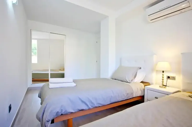Ground floor apartment for sale in Puerto Andratx, elegantly renovated and located just opposite the prestigious — photo 7