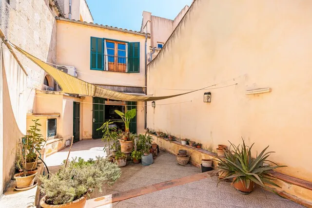 Town house with commercial potential for sale in Pollensa, North Mallorca — photo 2