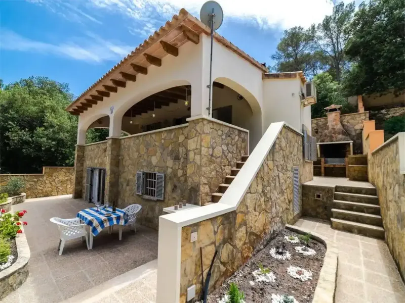 Villa de 150 m² en 2 plantas adecvada para 6 adultos. Con mobiliario muy funcional y confortable: comedor abierto grande con ventanal con me — photo 1