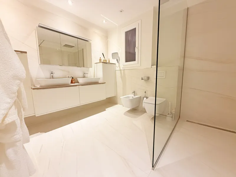Exclusive and stylishly refurbished apartment on the Paseo Marítimo, Palma de Mallorca — photo 2