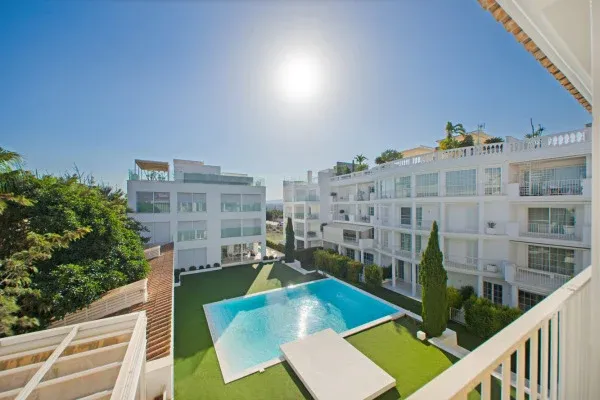 High-quality penthouse apartment in an exclusive complex — photo 1