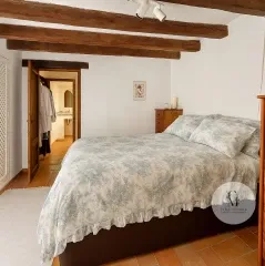 Mallorcan authenticity: house with private patio and period wooden beams — photo 11