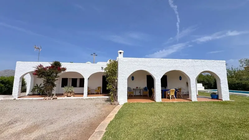 290 m2 finca in Puerto Pollensa with holiday rental license, very close to the sea and lots of privacy in a beautiful setting with views — photo 1