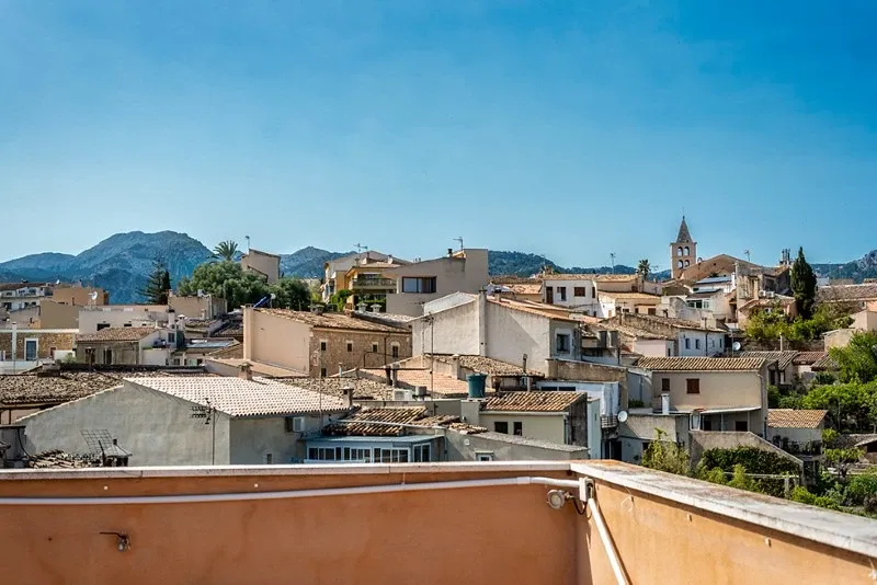 Three-bedroom flat with clear views, garage and communal pool in Campanet — photo 1