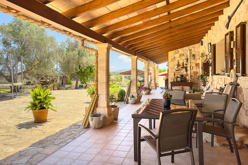 Traditional finca estate with pool, padel court, double carport, 4 garages, summer kitchen & much more — photo 4