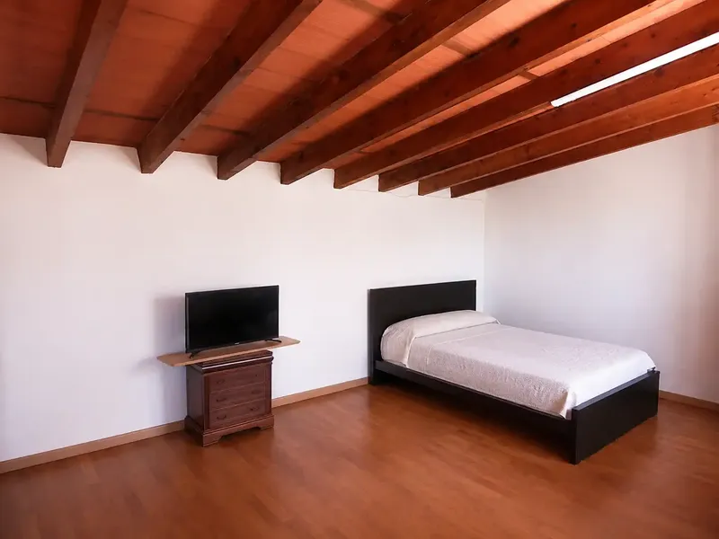 Charming townhouse in Palma de Mallorca with beautiful views of Plaza del Progreso and a privileged location — photo 4