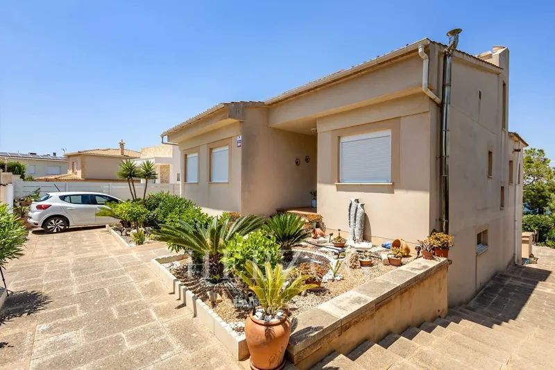 Detached house with fantastic sea views over the bay of Palma in Badia Blava — photo 6
