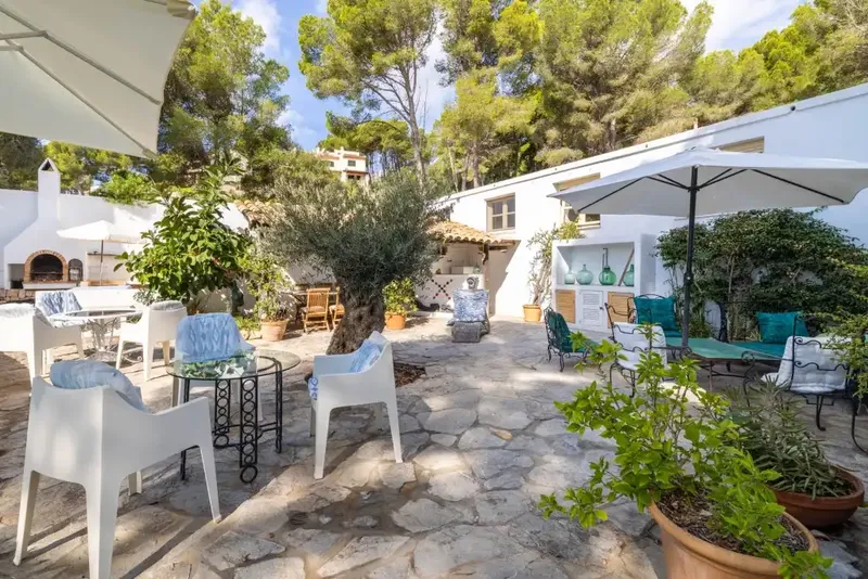 This large family villa is for sale in the seaside village of Font De Sa Cala, near the castle town of Capdepera — photo 6