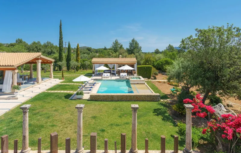 Luxury property with sw... — photo 5