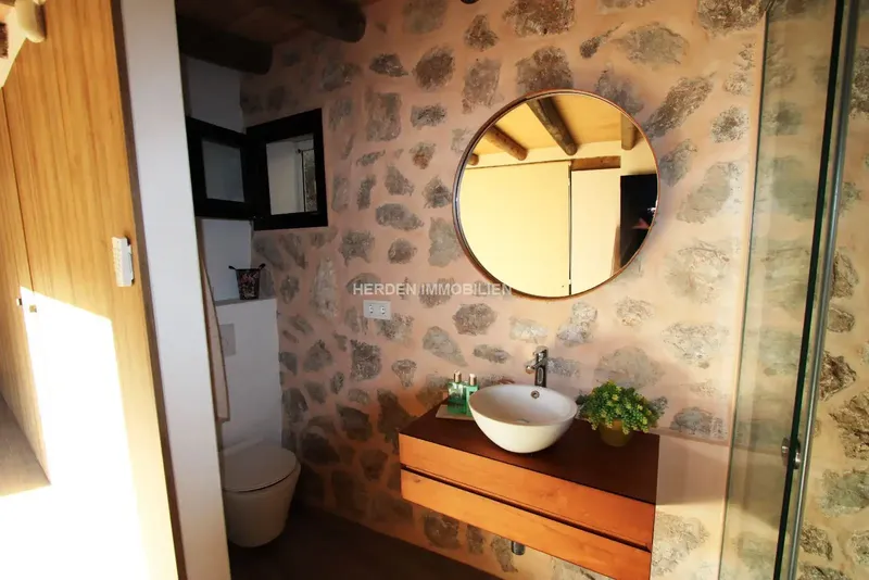 Herden Immobilien Mallorca sells a wonderful rustic estate in magnificent condition in Calvià with panoramic views and total privacy. — photo 11