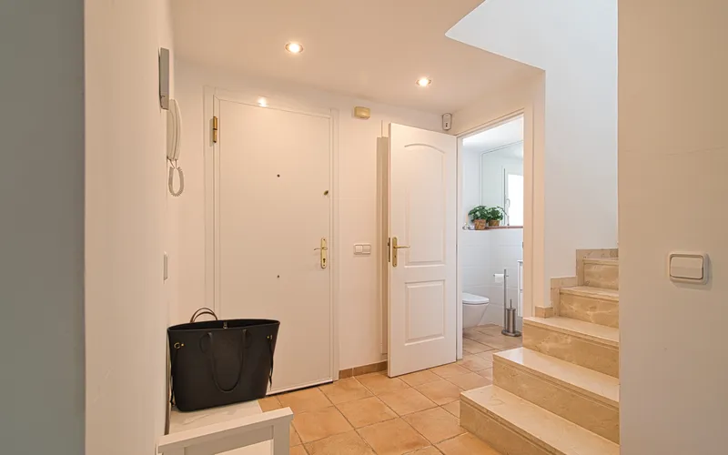 Townhouse on the golf course in Camp de Mar, just a few minutes' walk from the beach — photo 11