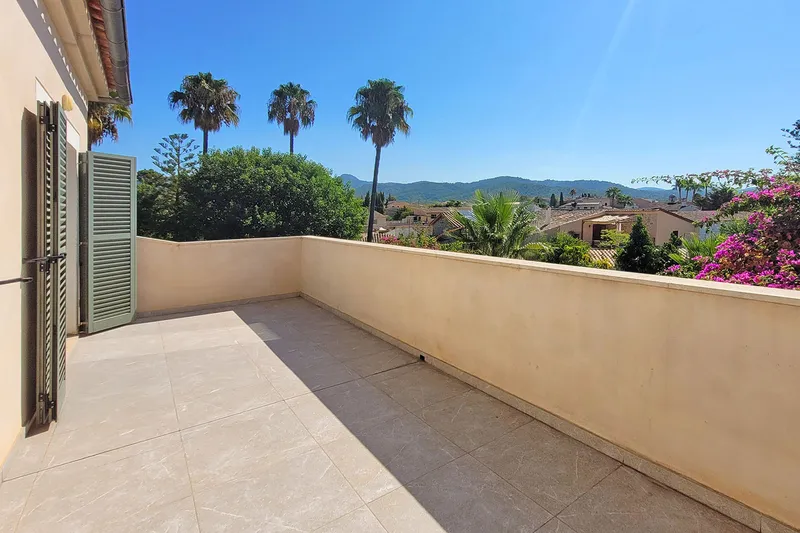 Modern terraced house with pool for rent — photo 7