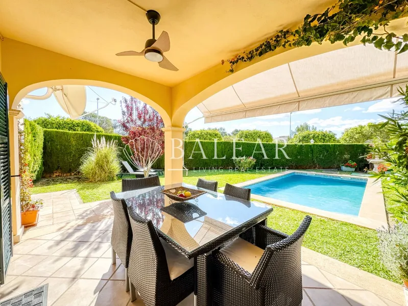Semi-detached chalet with pool and partial sea views in Puig de Ros, Llucmajor — photo 2