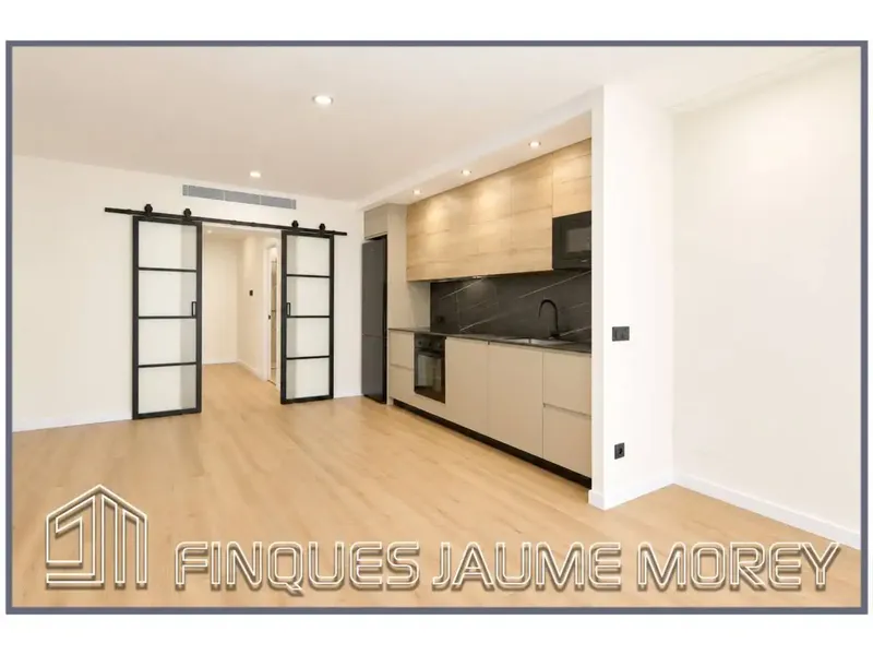 En la zona residencial de Son Amonda de Inca, nos encontramos con esta maravilla de planta baja tipo loft, de reforma integral completa ofre — photo 1