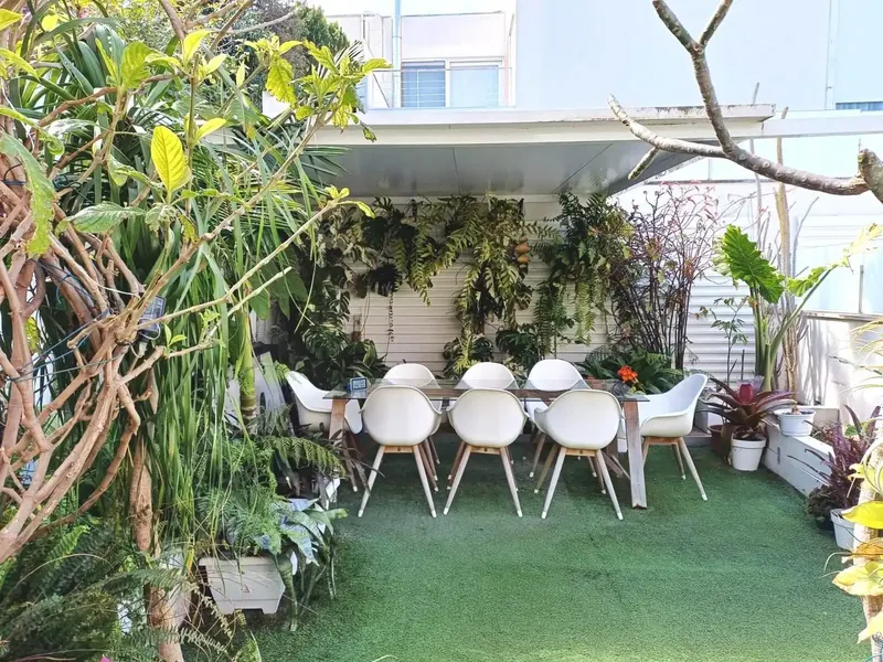 In the quiet area of Son Peretó, also known as the school zone, we find this bright modern-style townhouse with completely open views — photo 3