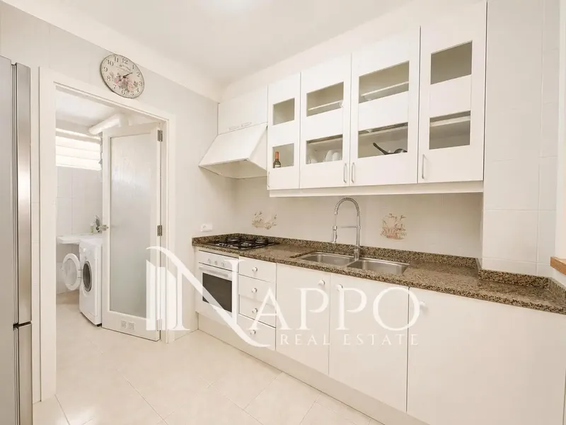 Nappo Real Estate tiene el placer de presentaros este atractivo apartamento exterior con una magnífica terraza de 119 m², situado en la prim — photo 12