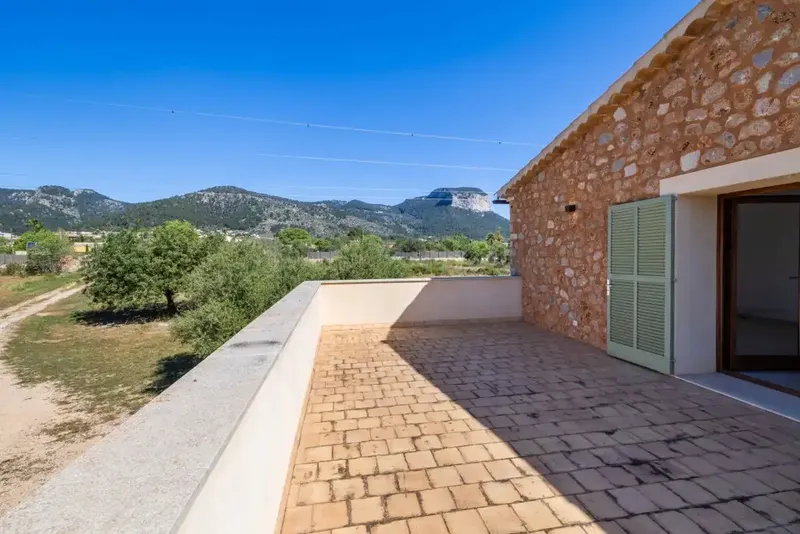 This impressive country house for sale in Alaró was completed in 2021 in the serene outskirts of the village. With spectacular views — photo 11