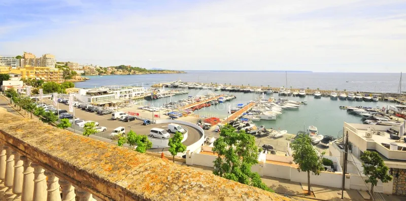 Large traditional style residence overlooking Calanova harbour — photo 12
