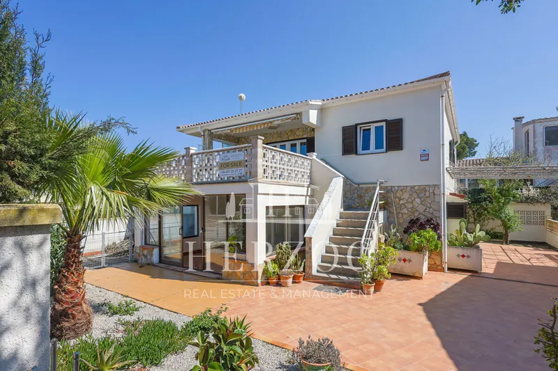 Charming house with sea views and guest apartment in Son Serra de Marina — photo 1