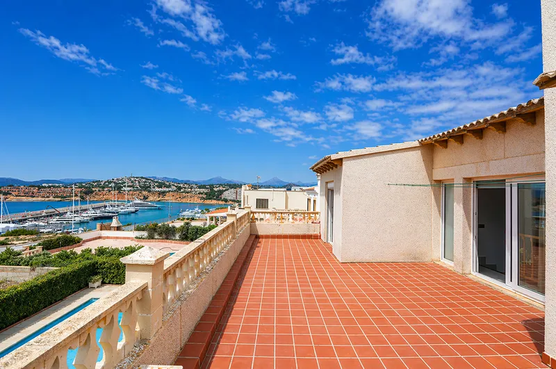 Villa on the first line of the sea in Port Adriano — photo 7