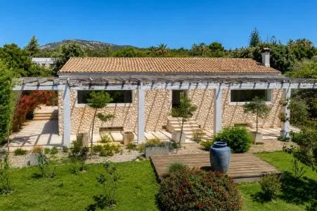 Single family house in Binissalem, built surface 385 m², plot surface 7400 m², terrace size... — photo 1