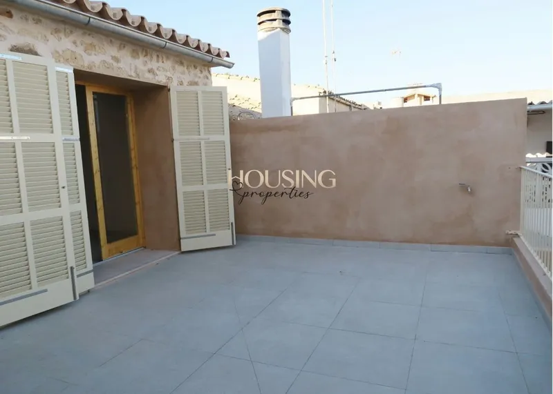 PRECIOSA CASA REHABILITADA EN EL PUEBLO DE LLUCMAJOR — photo 1