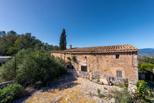 Santa Eugenia, historic rustic finca with panoramic views in Coves to renovate — photo 11
