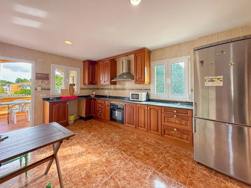 Chalet with parking 200 meters from the sea, with space for... — photo 10