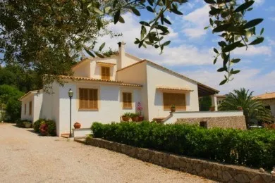 Beautiful villa in Valldemossa with fantastic views of the Sierra de Tramuntana mountains — photo 1