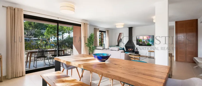 Luxury apartment in Camp de Mar in sought-after complex — photo 2
