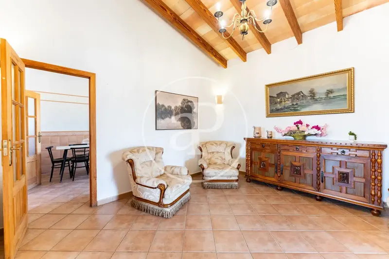 Casa con piscina en alquiler en Carrer Ruberts — photo 12