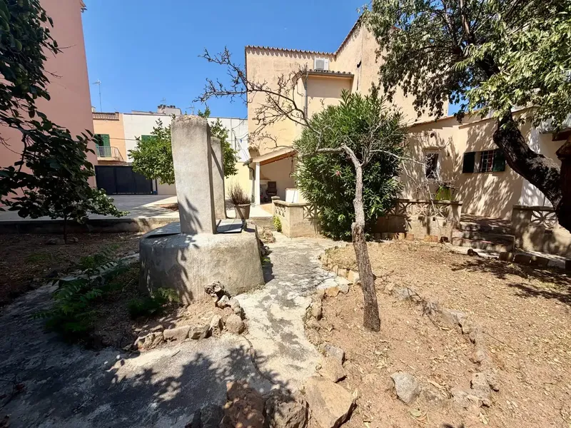 In the village of Andratx, we describe a property to renovate with great potential. — photo 7