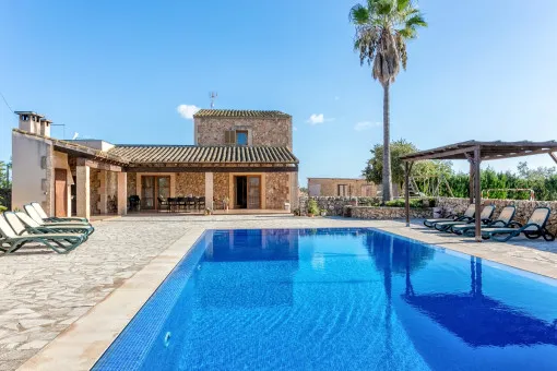 Campos, Charming Mallorcan natural stone finca between Llucmajor and Campos with garden and pool — photo 1