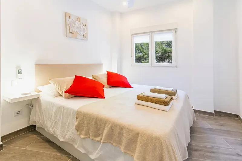 Modern and bright 2-bedroom apartment, just steps from the sandy beach of Cala Vinyes, one of the most — photo 9