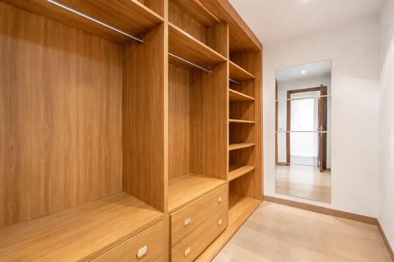 Modern apartment in a building with lift and terrace 154m2 — photo 7
